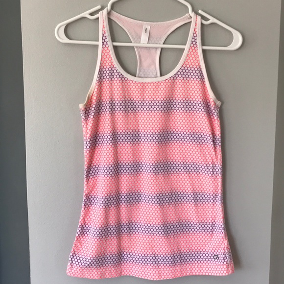 GAP workout tank - Picture 1 of 5